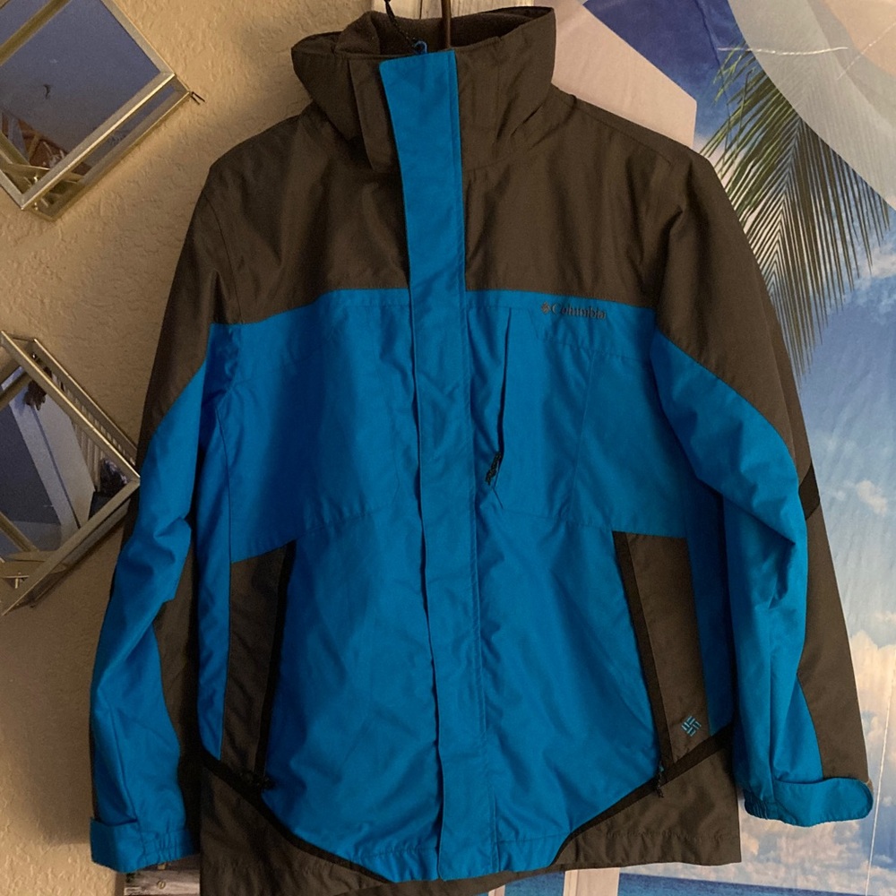 Columbia boys Vibrant Blue and Charcoal snow jacket